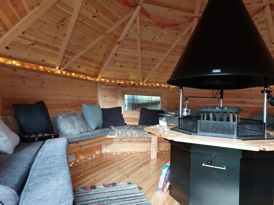 Beach House, With Bbq Lodge And Hot Tub! Bournemouth Exteriér fotografie