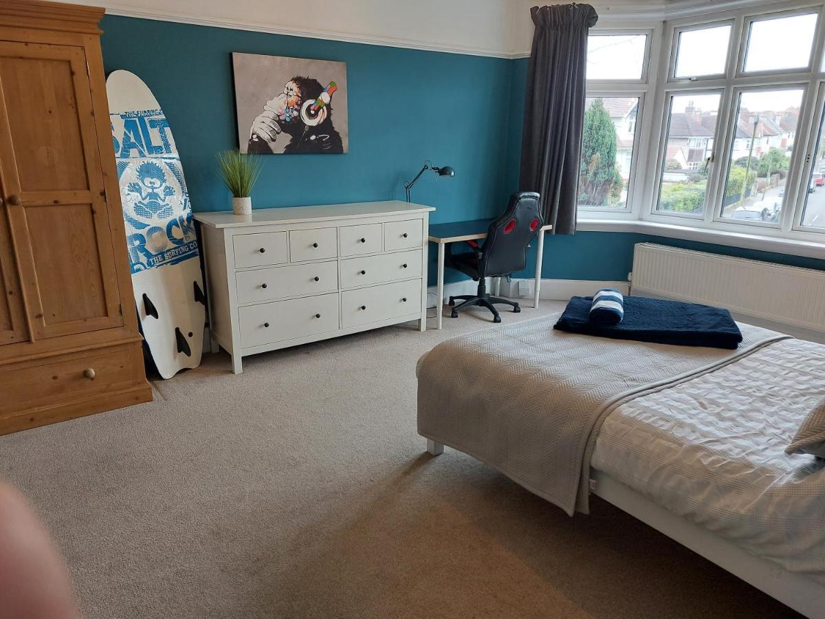 Beach House, With Bbq Lodge And Hot Tub! Bournemouth Exteriér fotografie