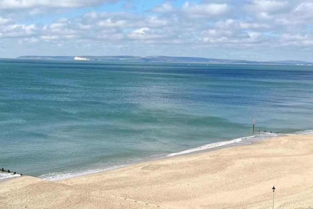 Beach House, With Bbq Lodge And Hot Tub! Bournemouth Exteriér fotografie