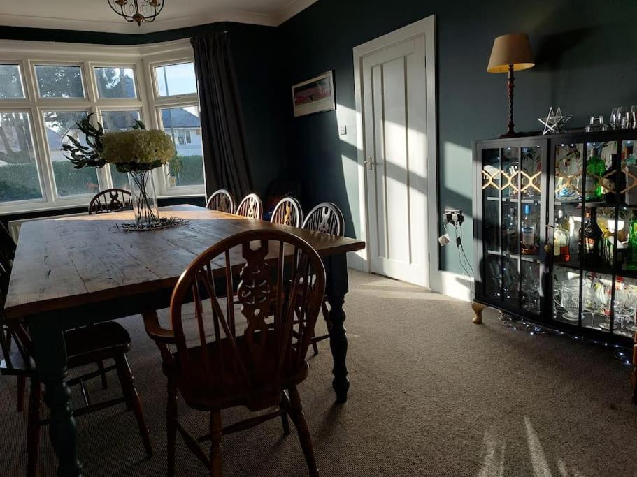 Beach House, With Bbq Lodge And Hot Tub! Bournemouth Exteriér fotografie