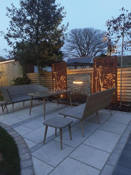 Beach House, With Bbq Lodge And Hot Tub! Bournemouth Exteriér fotografie